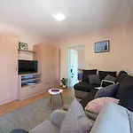 Apartments Zaton *