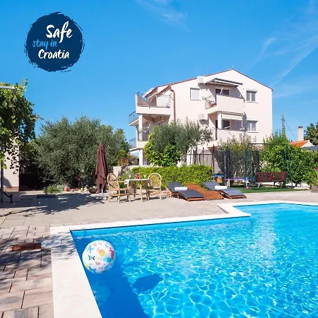 Apartments Zaton *
