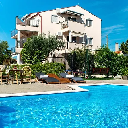 Apartments Zaton 扎顿