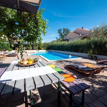 Apartments Zaton Apartment *