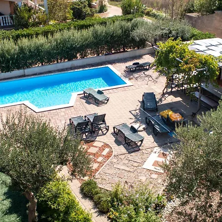 Apartments Zaton Daire